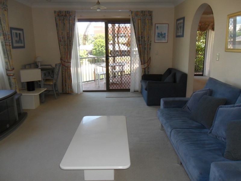 33 SURFERS AVE, Mermaid Beach QLD 4218