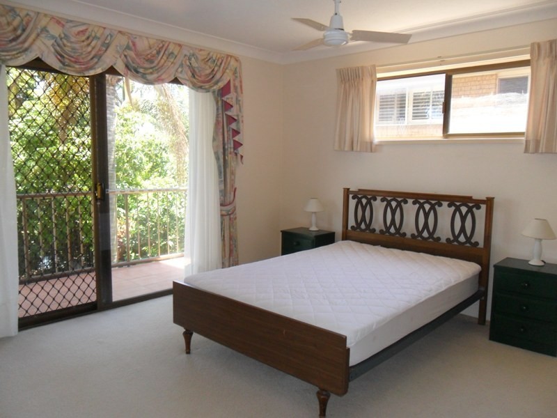 33 SURFERS AVE, Mermaid Beach QLD 4218