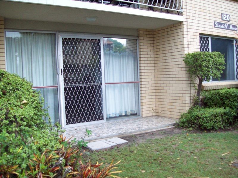 2/120 STANHILL DR, Chevron Island QLD 4217
