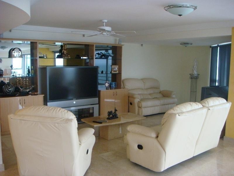 20 THE ESPLANADE, Surfers Paradise QLD 4217