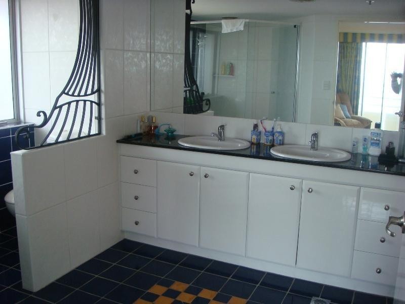 20 THE ESPLANADE, Surfers Paradise QLD 4217