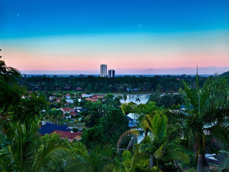 9 RADIATA CRT, Elanora QLD 4221