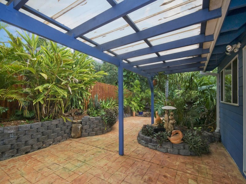 9 RADIATA CRT, Elanora QLD 4221