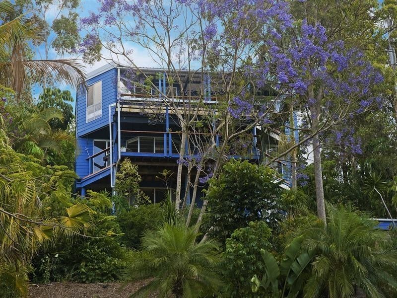 9 RADIATA CRT, Elanora QLD 4221