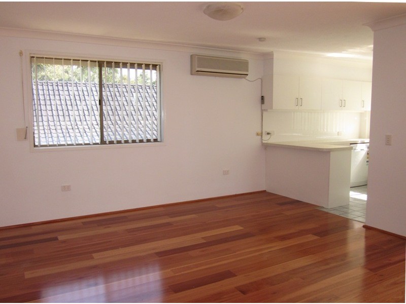 8/16 ST KILDA AVE, Broadbeach QLD 4218