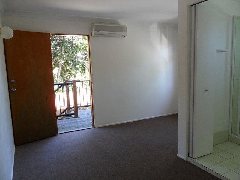 6/34 ARMRICK AVE, Broadbeach QLD 4218