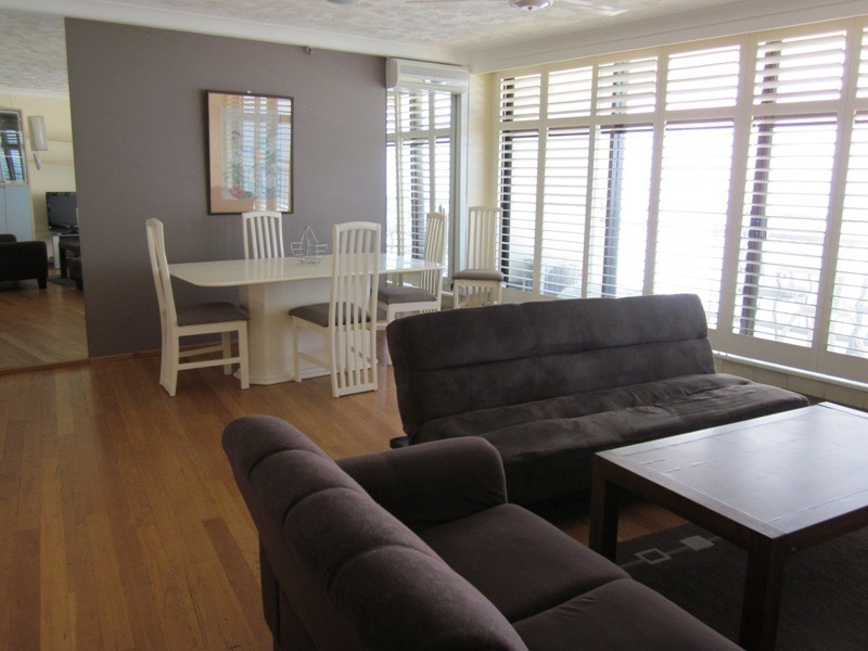 72 THE ESPLANADE, Surfers Paradise QLD 4217