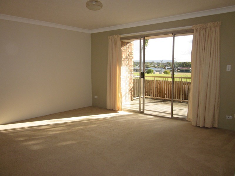 52 WHITBY ST, Southport QLD 4215