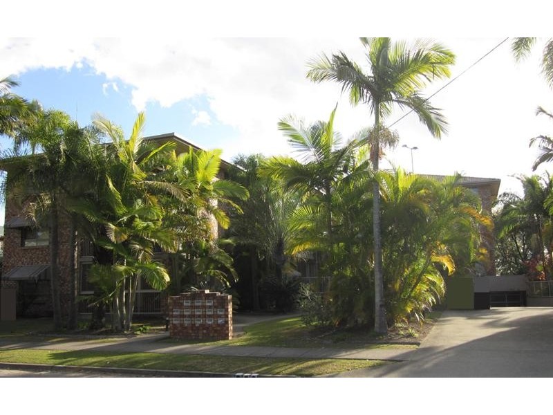 52 WHITBY ST, Southport QLD 4215