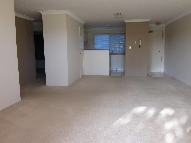 52 WHITBY ST, Southport QLD 4215