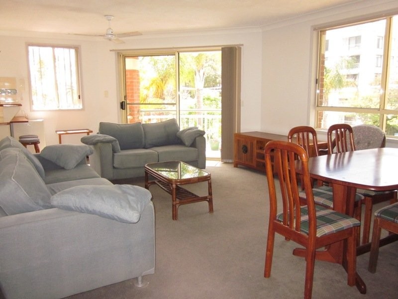66 BAUER ST, Southport QLD 4215