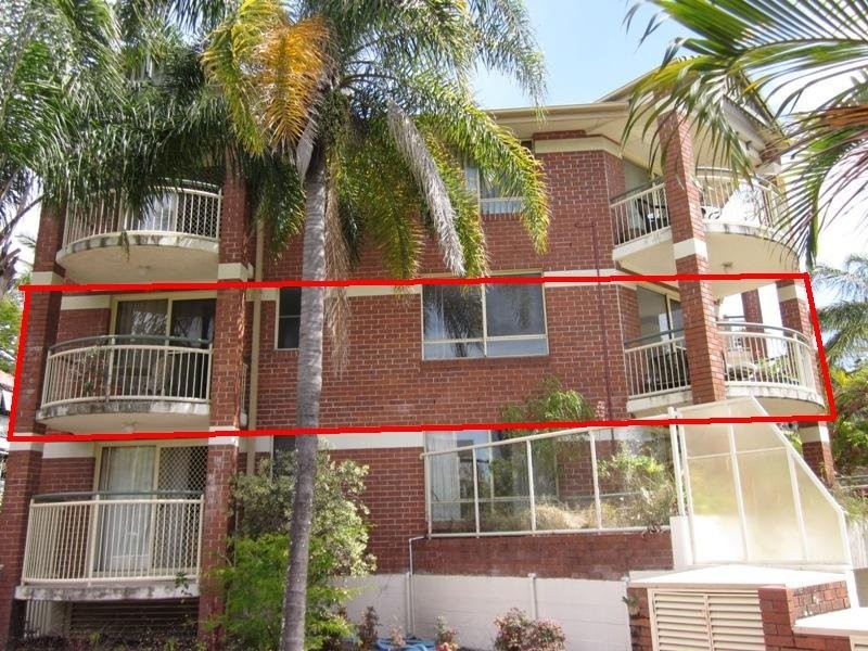 66 BAUER ST, Southport QLD 4215