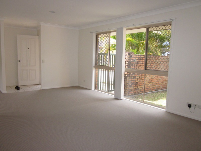 54 IMPERIAL PARADE, Southport QLD 4215