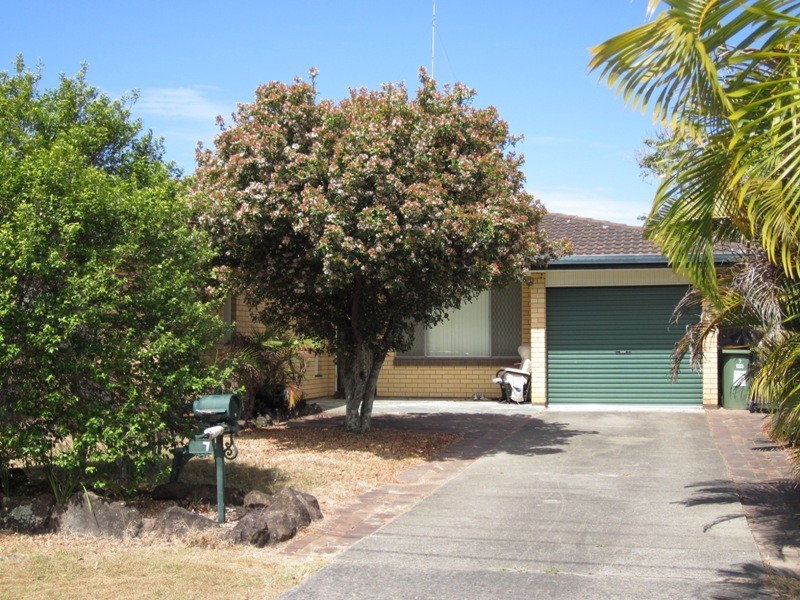 7 CHIANTI AVE, Mermaid Waters QLD 4218
