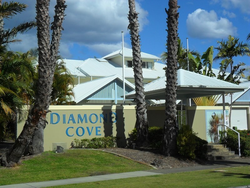 16 CRESCENT AVE, Mermaid Beach QLD 4218