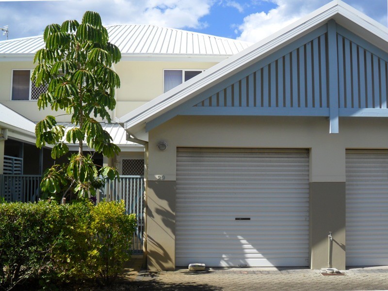 16 CRESCENT AVE, Mermaid Beach QLD 4218