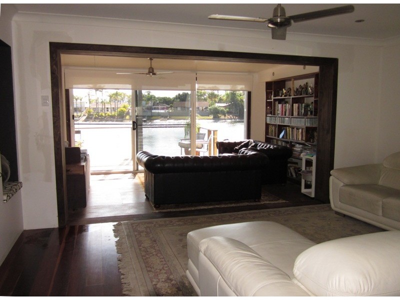 2/12 AQUILA CRT, Mermaid Waters QLD 4218