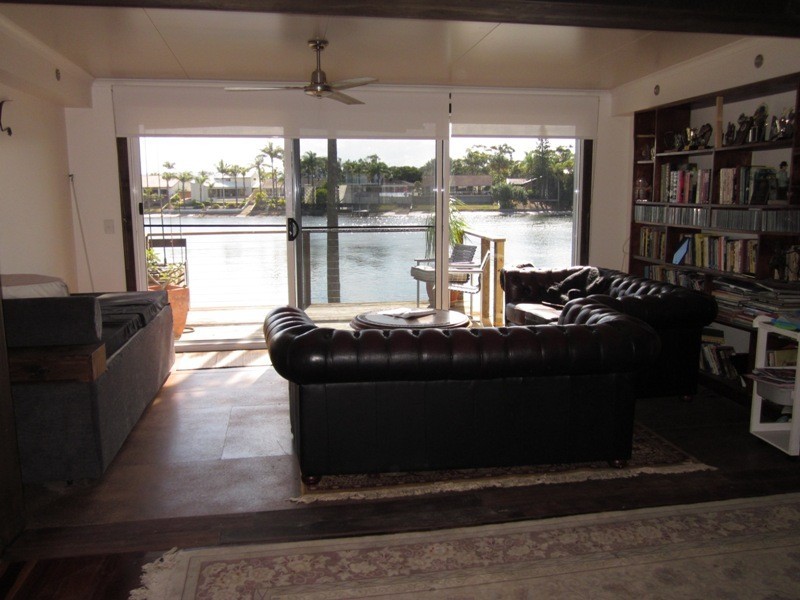 2/12 AQUILA CRT, Mermaid Waters QLD 4218