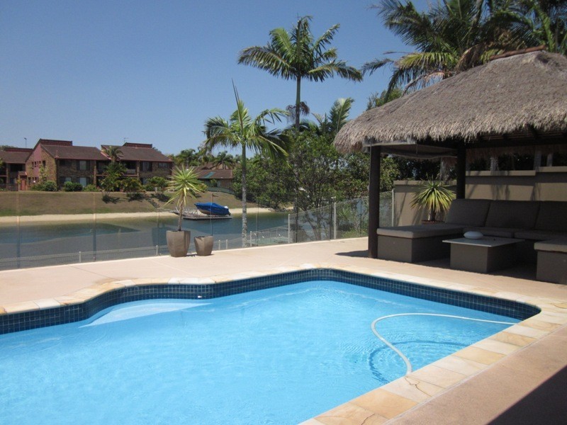 76 HOOKER BLVD, Mermaid Waters QLD 4218
