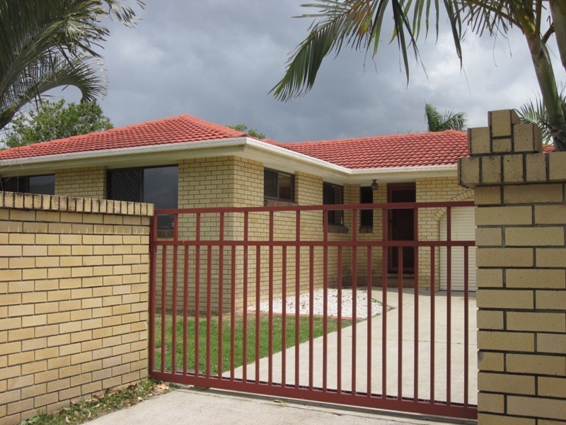 207 SUNSHINE BLVD, Mermaid Waters QLD 4218