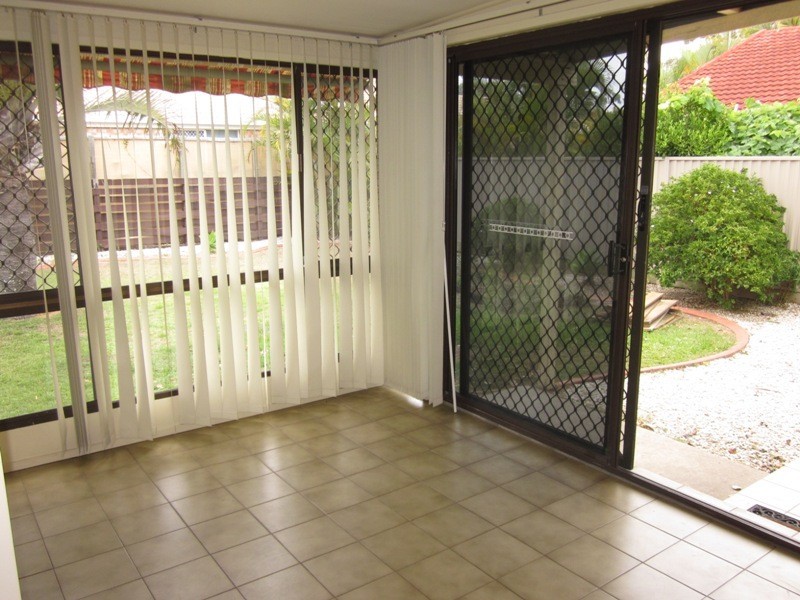 207 SUNSHINE BLVD, Mermaid Waters QLD 4218