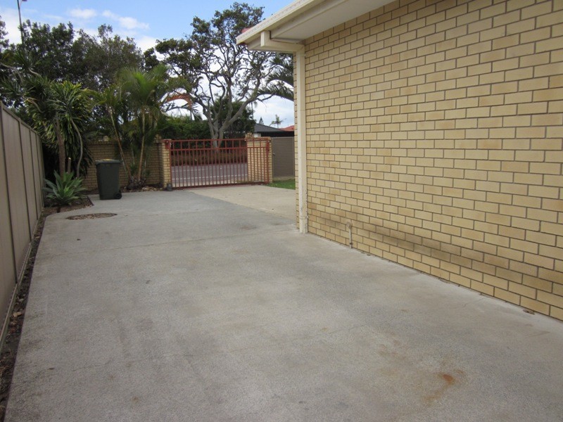 207 SUNSHINE BLVD, Mermaid Waters QLD 4218