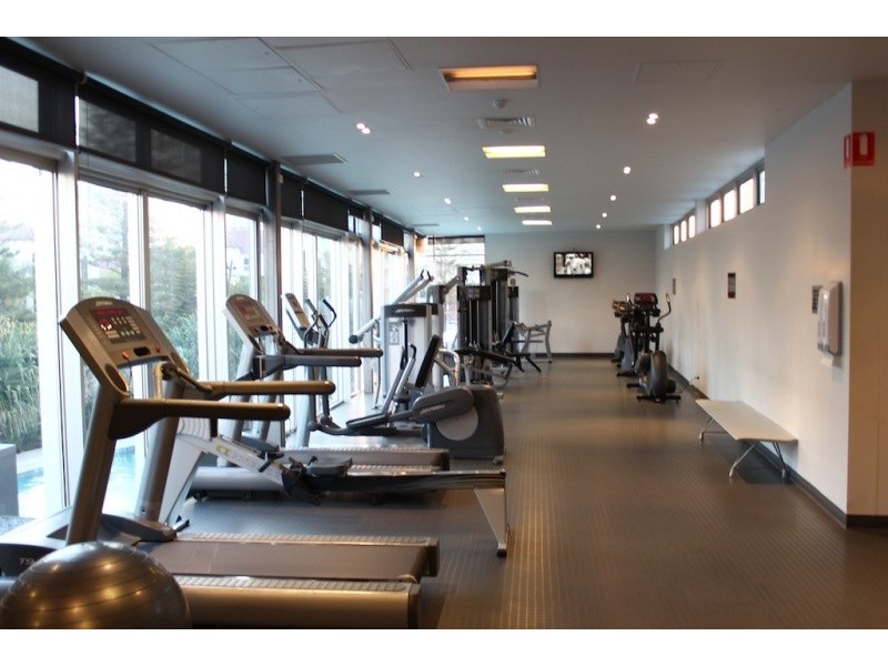 9 hamilton ave, Surfers Paradise QLD 4217