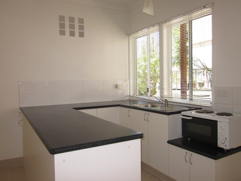 34 Armrick Ave, Broadbeach QLD 4218