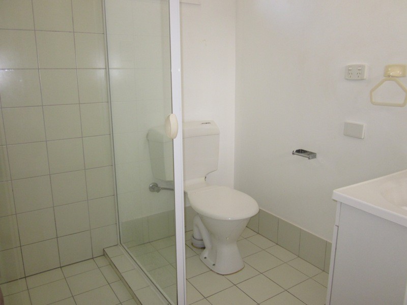 34 Armrick Ave, Broadbeach QLD 4218