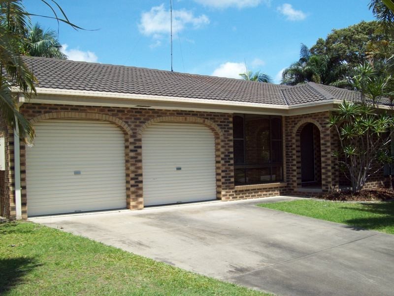 28 WAITOMO ST, Broadbeach Waters QLD 4218
