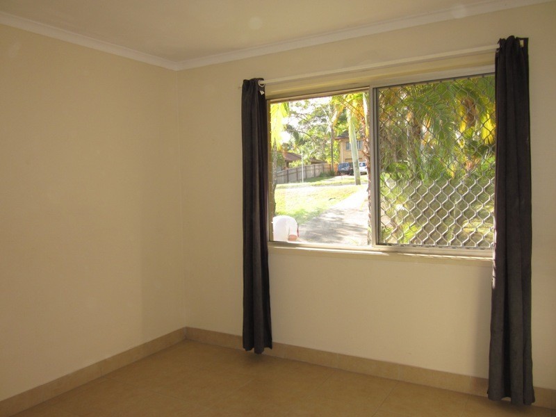 122 BENOWA RD, Southport QLD 4215
