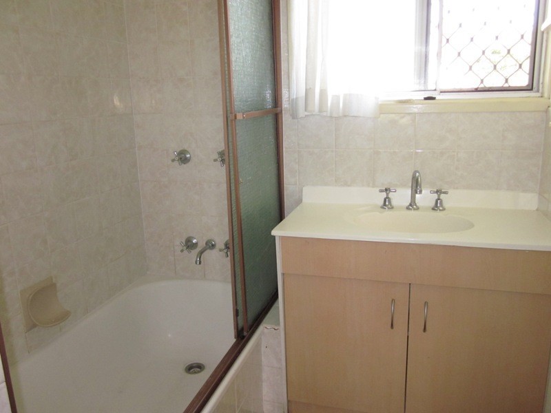 122 BENOWA RD, Southport QLD 4215