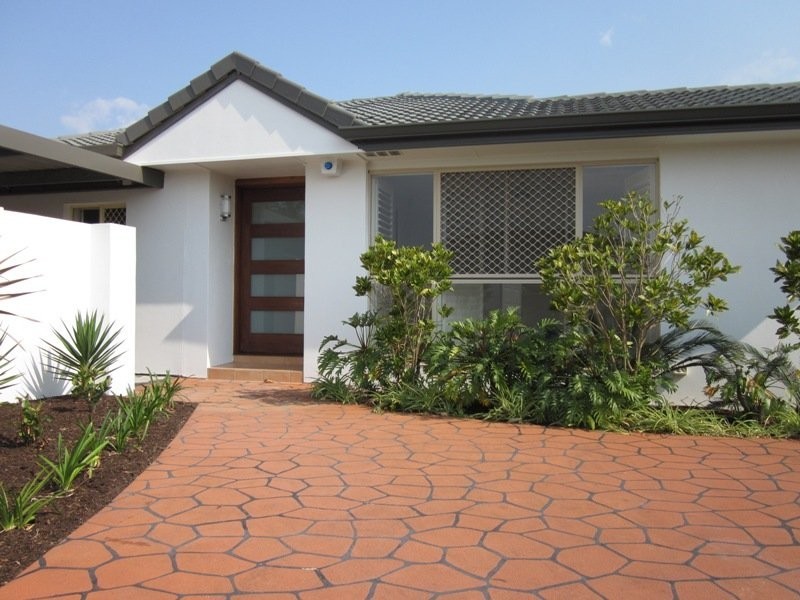 Broadbeach Waters QLD 4218