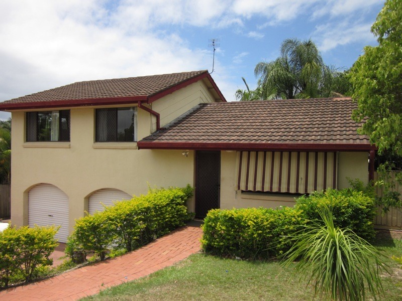 9 WILGA CRT, Ashmore QLD 4214