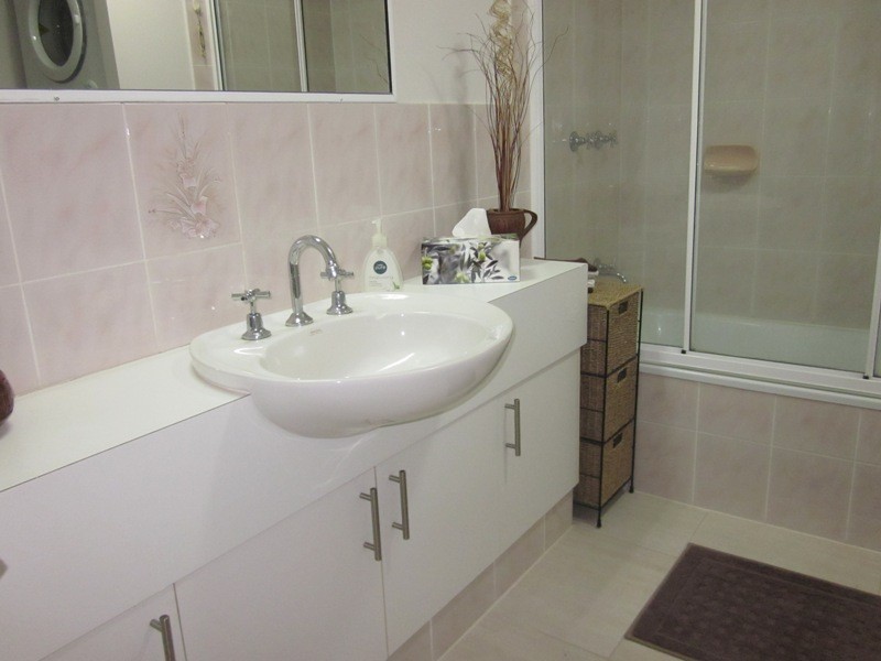 34- 36 CHELSEA AVENUE, Broadbeach QLD 4218