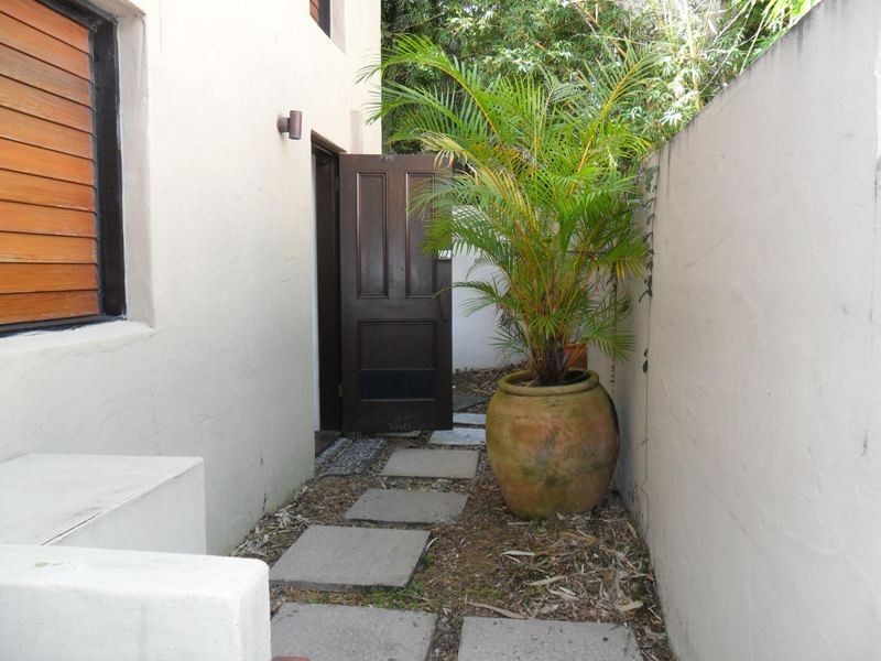 2081/GOLD COAST HIGHWAY, Miami QLD 4220
