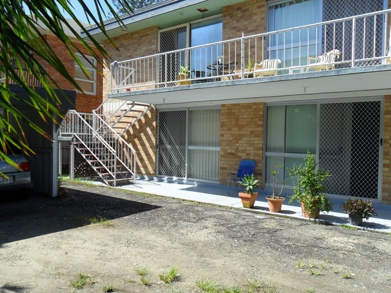 11 LEONARD AVENUE, Surfers Paradise QLD 4217