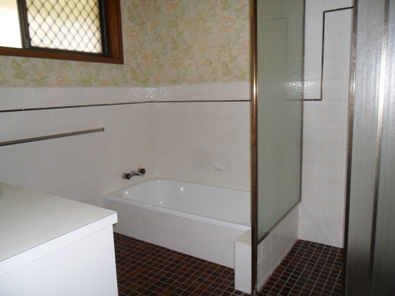 Paradise Waters QLD 4217