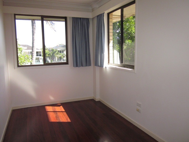 Paradise Waters QLD 4217