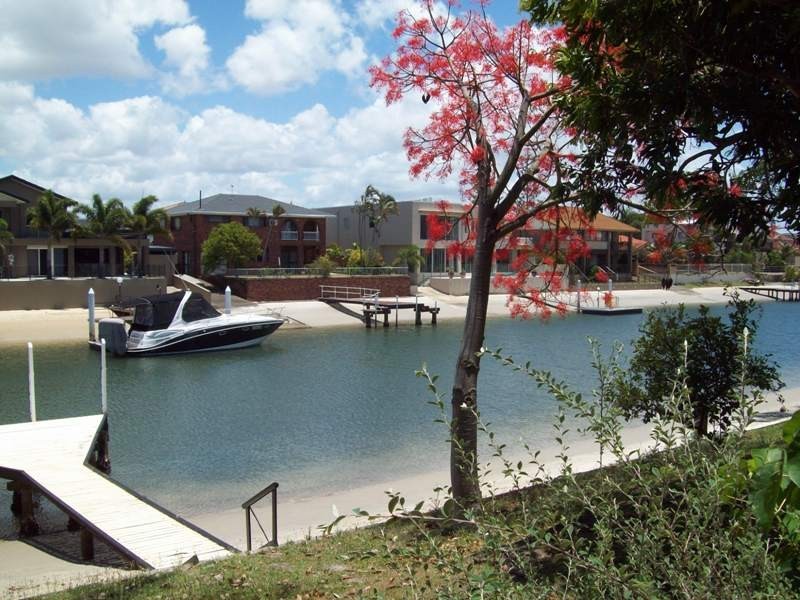 Paradise Waters QLD 4217