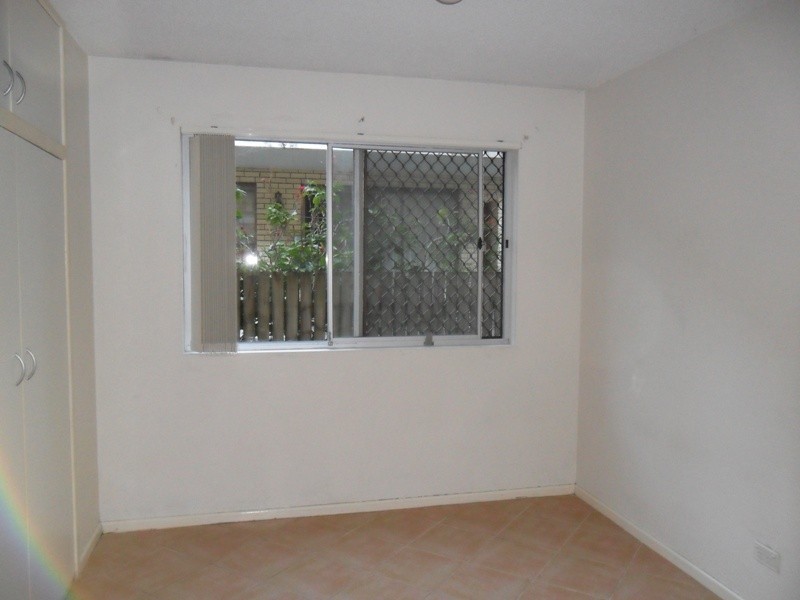 2/11 LEONARD AVE, Surfers Paradise QLD 4217