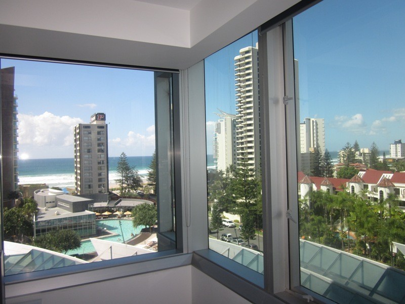 9 HAMILTION AVENUE, Surfers Paradise QLD 4217