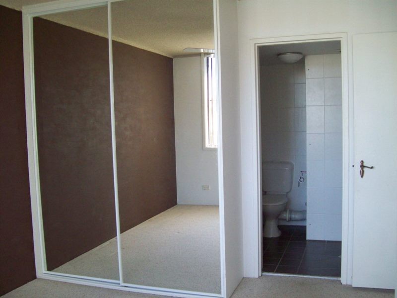 Broadbeach Waters QLD 4218