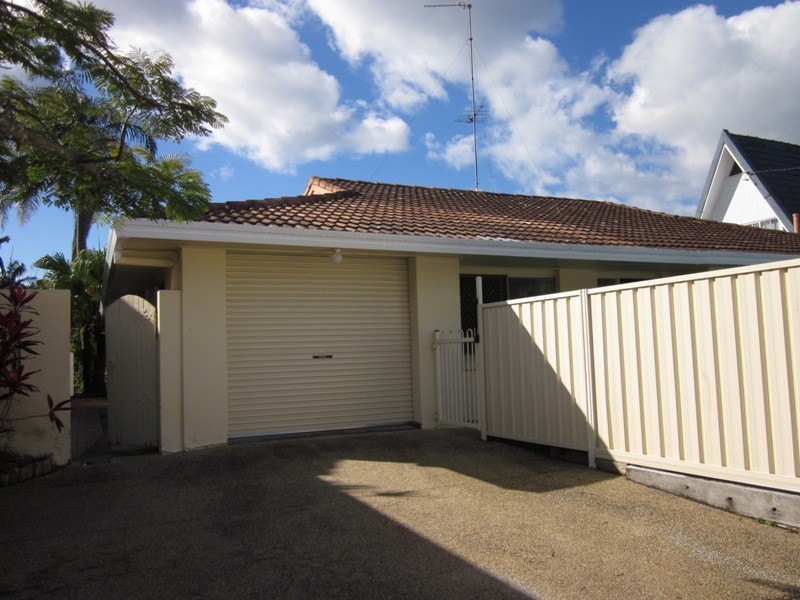 Broadbeach Waters QLD 4218