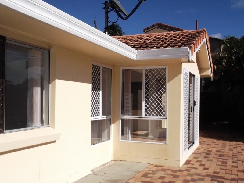 Broadbeach Waters QLD 4218