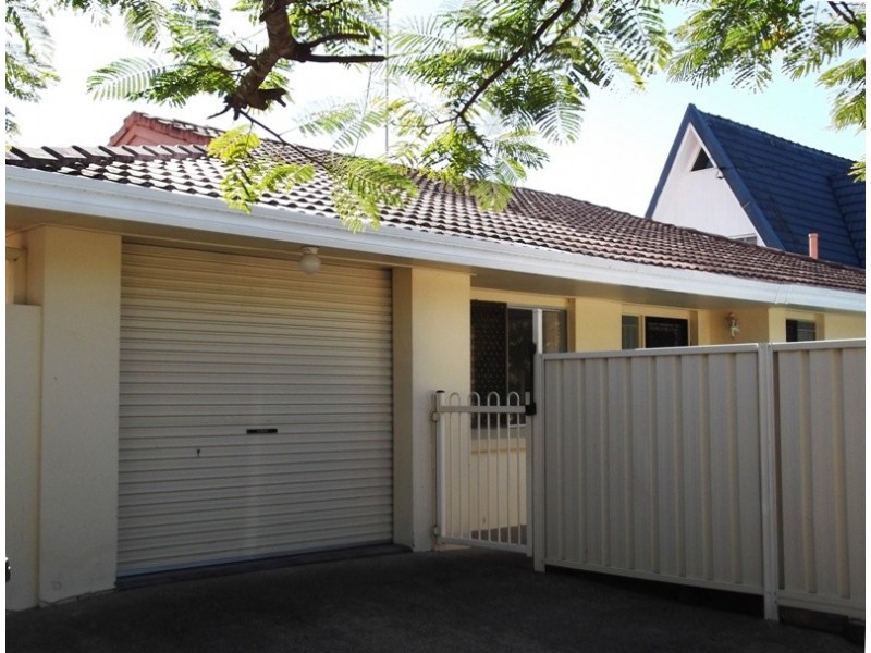 Broadbeach Waters QLD 4218