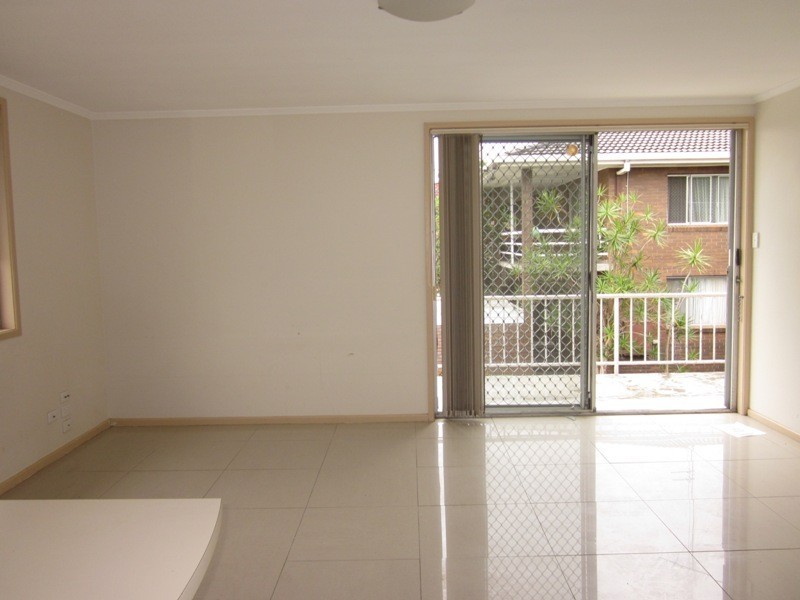 6/11 LEONARD AVE, Surfers Paradise QLD 4217