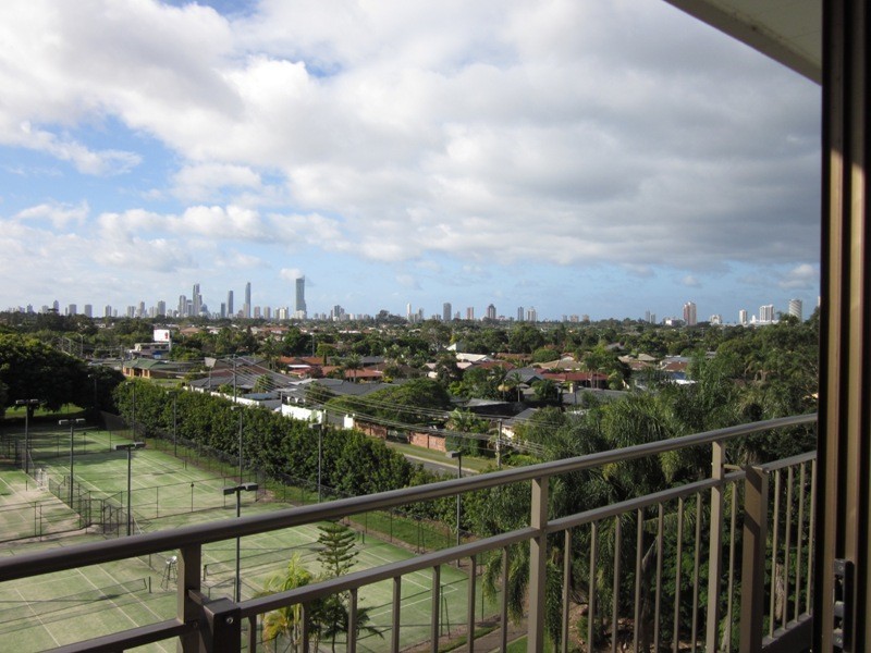 Clear Island Waters QLD 4226