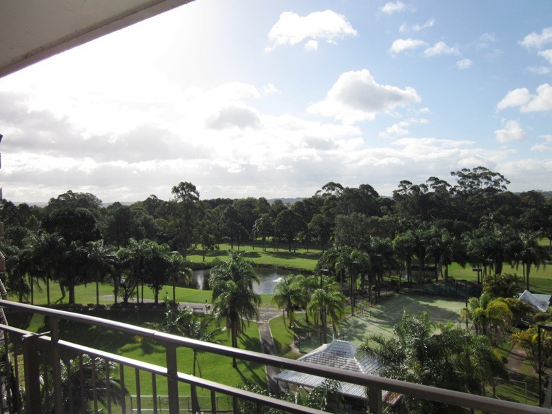 Clear Island Waters QLD 4226