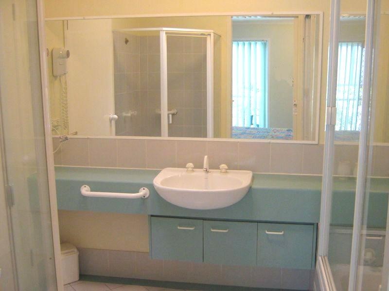 28/16 CRESCENT AVE, Mermaid Beach QLD 4218